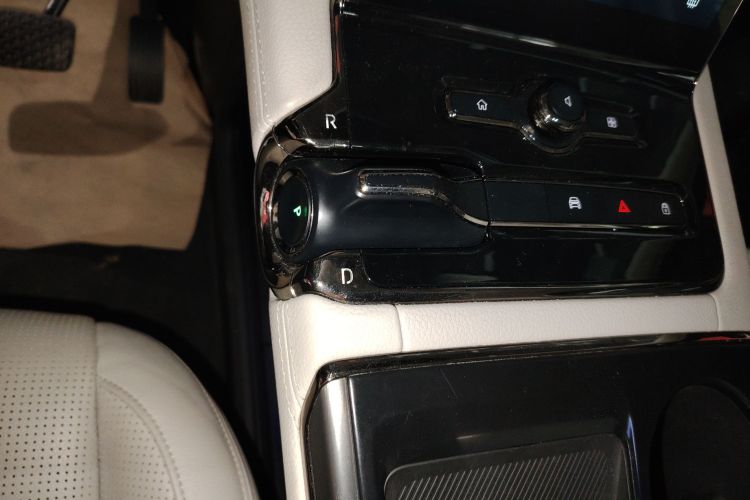 蔚来ES8 2020款 415KM 六座版中控内饰18