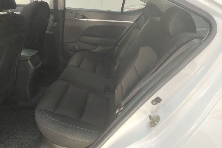 现代 领动 2016款 1.6L 自动智炫·精英型中控内饰21