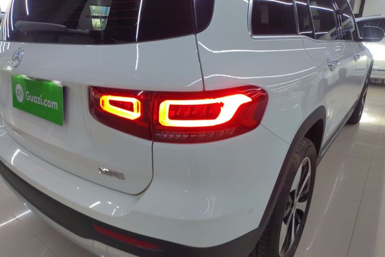 奔驰GLB 2023款 GLB 220 时尚型车身外观6006