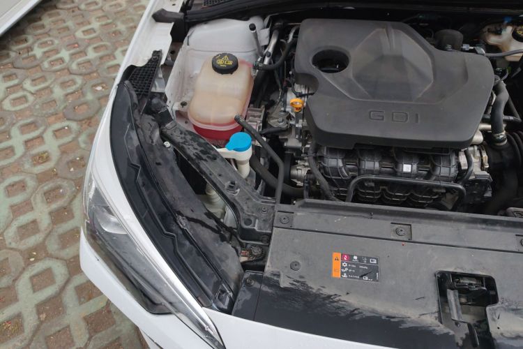 荣威i5 2023款 1.5L CVT尊荣版机舱底盘25