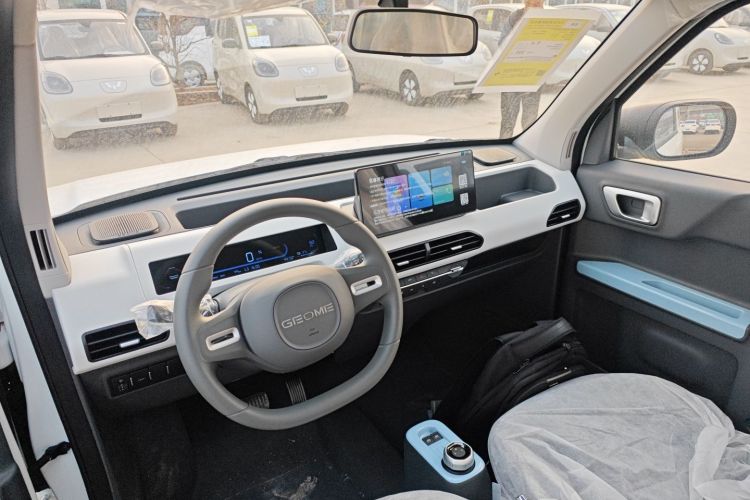 吉利银河 2024款 熊猫mini 200km 耐力熊中控内饰12