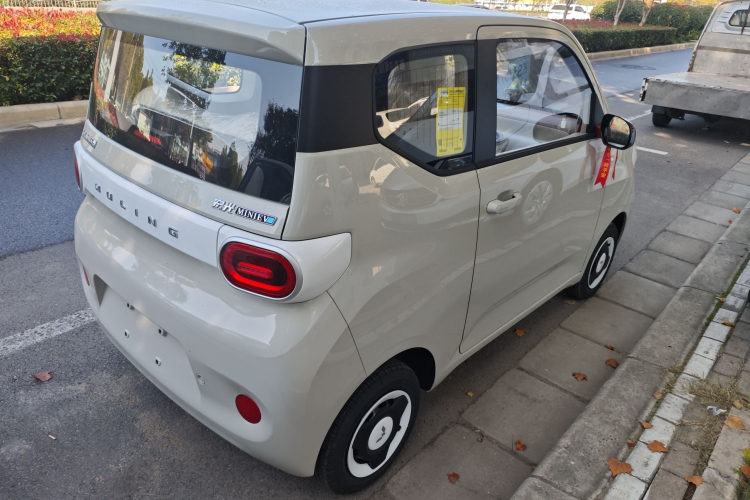 五菱汽车 宏光MINIEV 2024款 第三代 215km 青春版车身外观6005