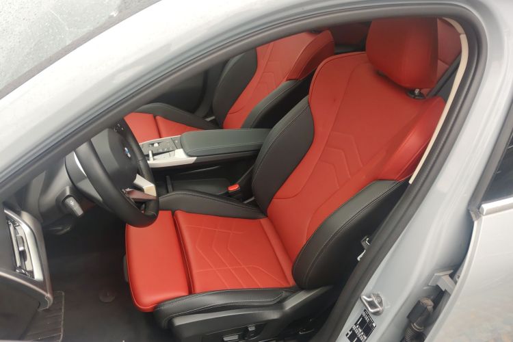 宝马X2(进口) 2024款 sDrive25i M运动套装中控内饰19