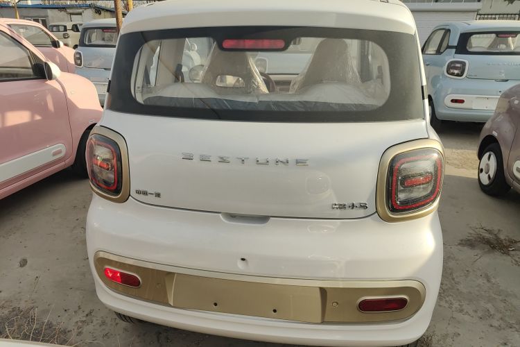 奔腾小马 2026款 222km 萌趣马 Plus车身外观6