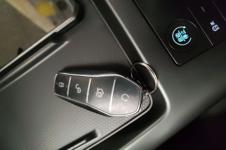 比亚迪 秦PLUS 2025款 DM-i 智驾版 55KM领先型中控内饰7001