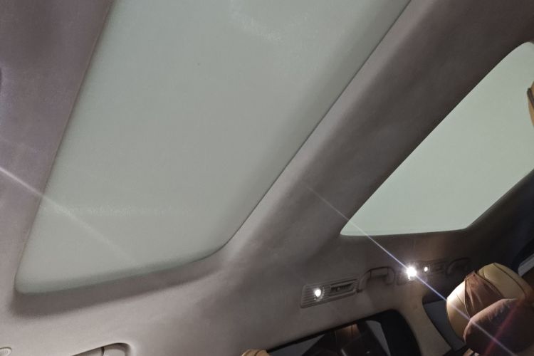 腾势D9 2022款 DM-i 970 四驱旗舰型局部细节22