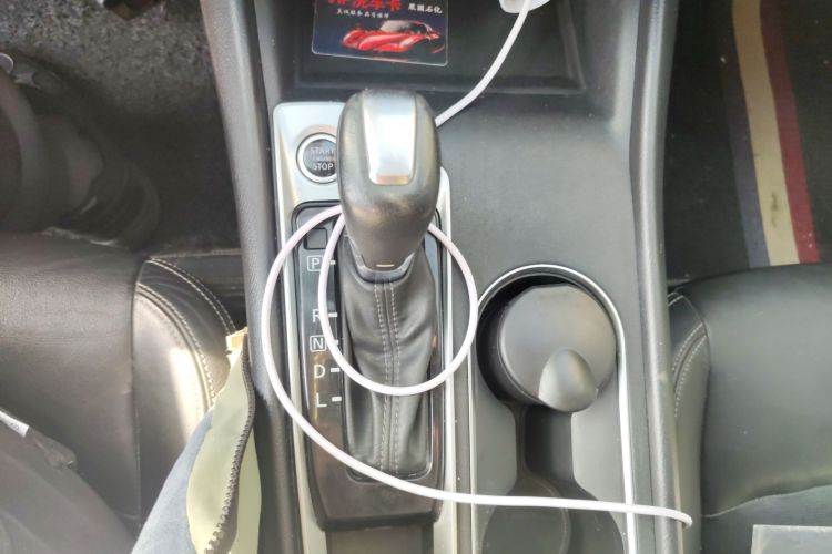 日产 天籁 2019款 2.0L XL 舒适版中控内饰18