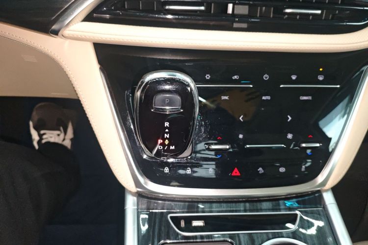 别克GL8 2022款 ES陆尊 653T 豪华型中控内饰18