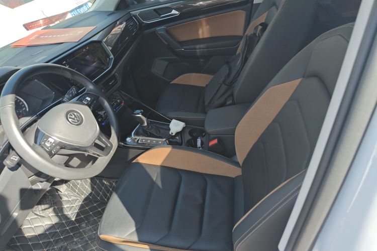 大众 探岳 2020款 330TSI 两驱豪华智联版中控内饰19