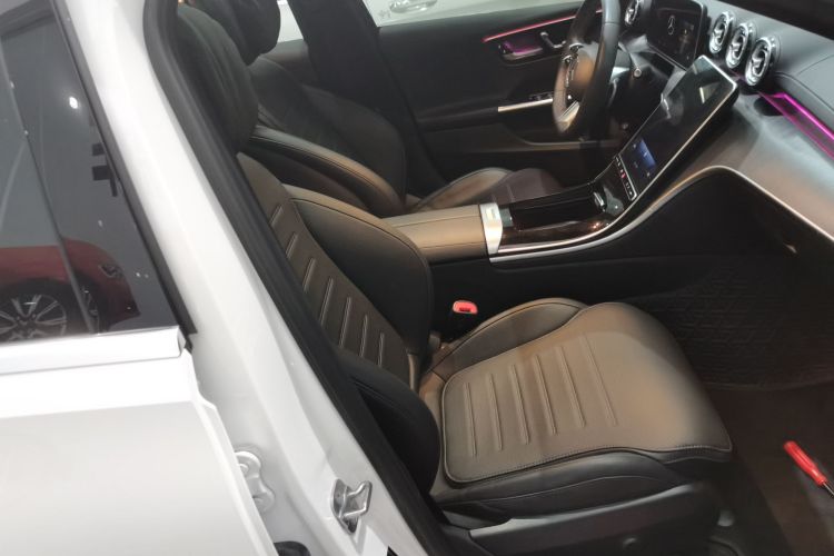 奔驰C级 2024款 C 260 L 运动版局部细节41