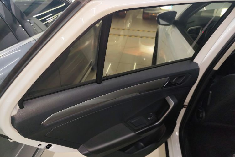 大众 T-ROC探歌 2020款 230TSI DSG两驱进取型中控内饰49