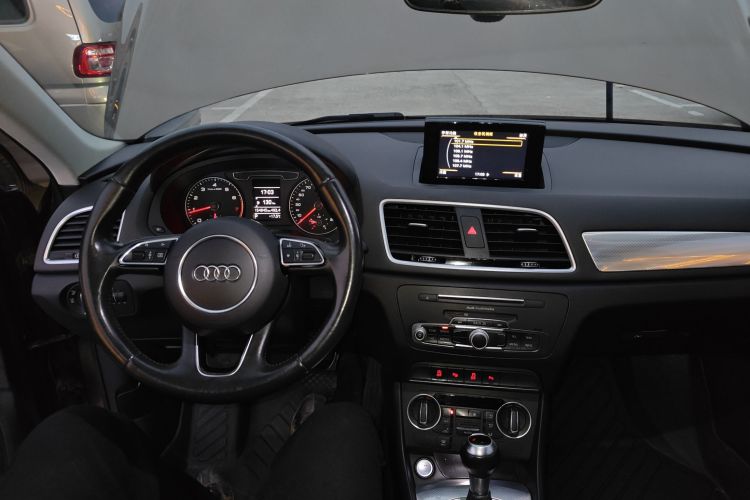 奥迪Q3 2017款 30 TFSI 风尚型中控内饰7002