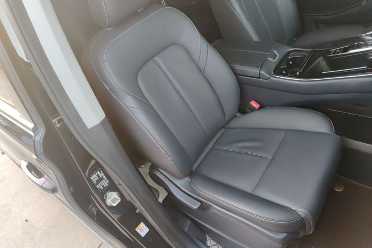 广汽传祺 传祺M8 2023款 领秀系列 390T 尊贵版局部细节41