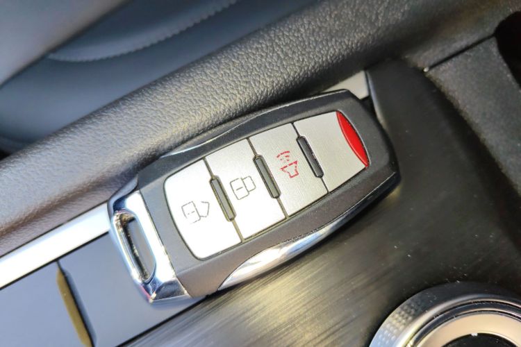 长城 炮 2023款 2.0T商用版自动汽油四驱精英型长箱GW4C20B中控内饰7001