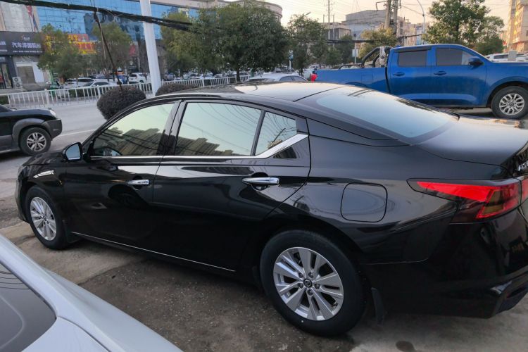 日产 天籁 2021款 2.0L XE 专享版车身外观4