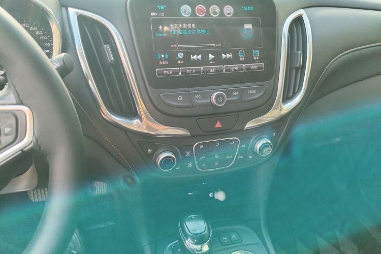 雪佛兰 探界者 2018款 RS 550T 自动四驱捍界版中控内饰16