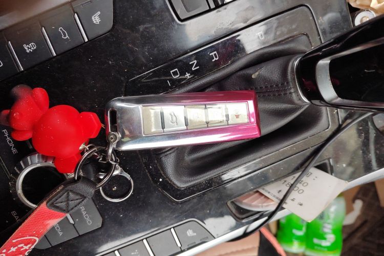 魏牌 VV7 2017款 VV7c 2.0T 旗舰型中控内饰11