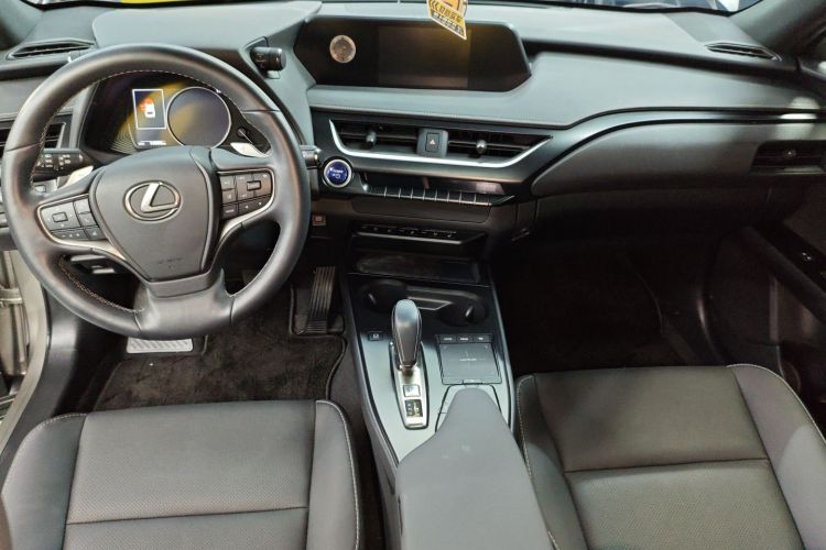 雷克萨斯UX新能源 2020款 300e 纯·悦版中控内饰12