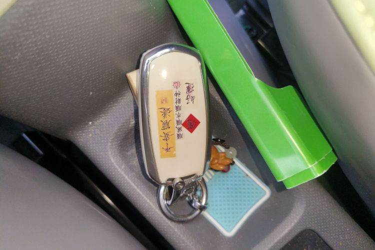 吉利银河 2024款 200km 熊猫骑士中控内饰7001