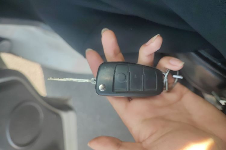 东风御风 御风EM26 2023款 标准版 41.472kWh 河南锂动中控内饰7001