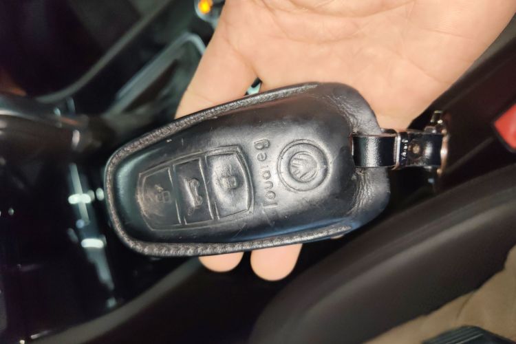 大众 途锐 2017款 3.0TSI 拓野型中控内饰7001