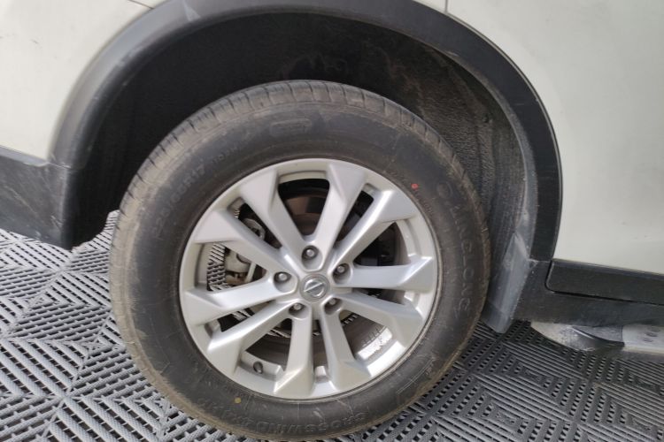 日产 奇骏 2015款 2.0L CVT舒适MAX版 2WD车身外观6008