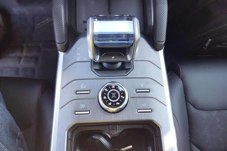 捷途旅行者 2025款 2.0TD DCT 四驱星际卫士局部细节18