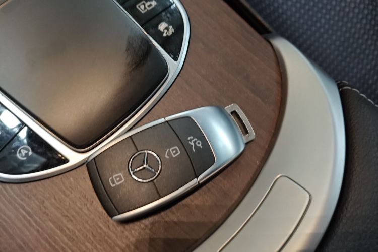 奔驰GLC 2021款 GLC 300 L 4MATIC 豪华型中控内饰11