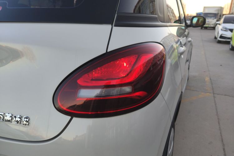 五菱汽车 五菱缤果 2023款 203km 轻享款车身外观9