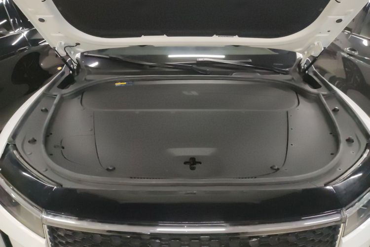 理想汽车 理想ONE 2020款 增程6座版机舱底盘24