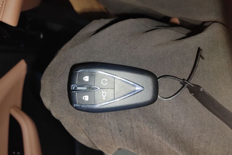 长安UNI-Z 2025款 1.5T 豪华型中控内饰11