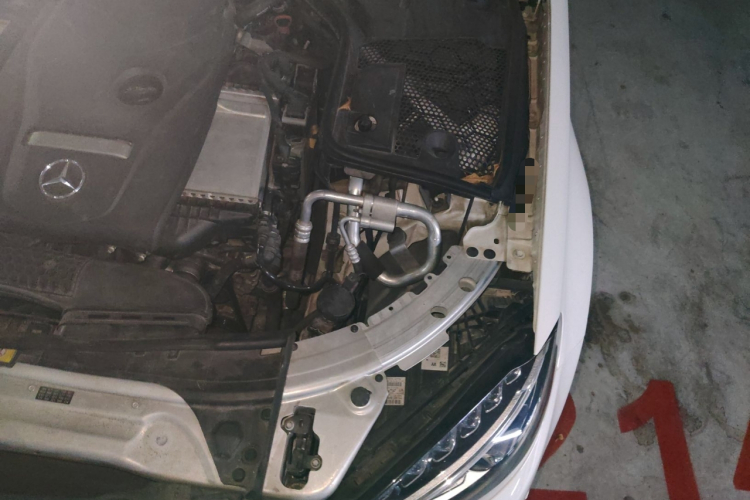 奔驰C级 2017款 C 180 L 运动版局部细节9007