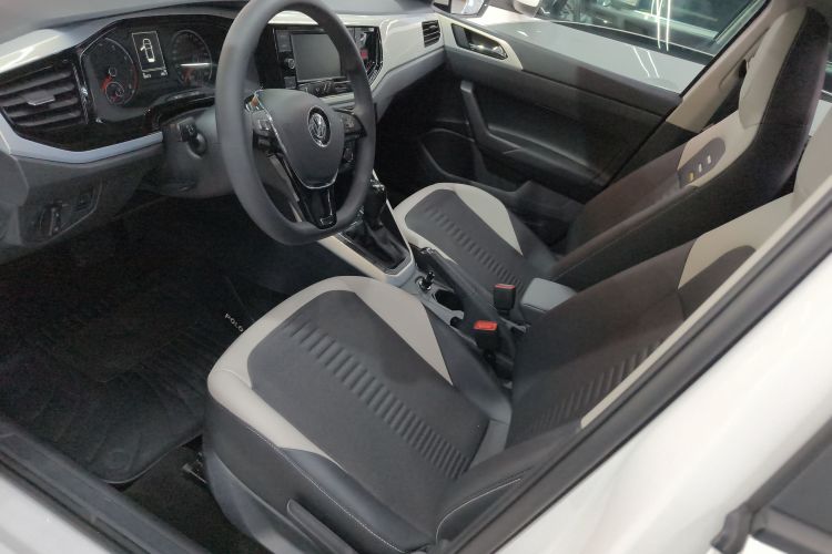 大众 Polo 2019款 Plus 1.5L 自动炫彩科技版局部细节19