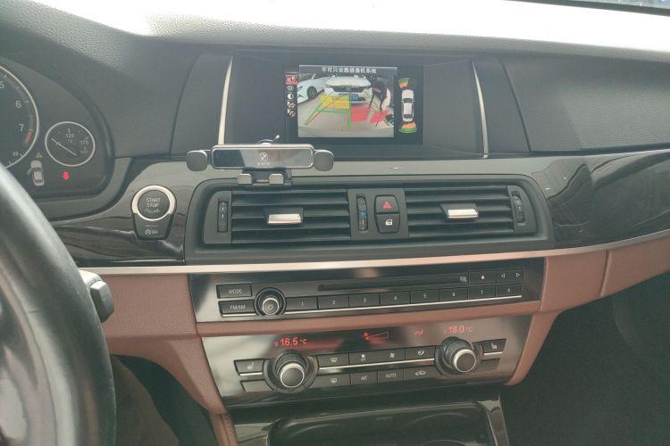 宝马5系 2017款 525Li 领先型中控内饰16