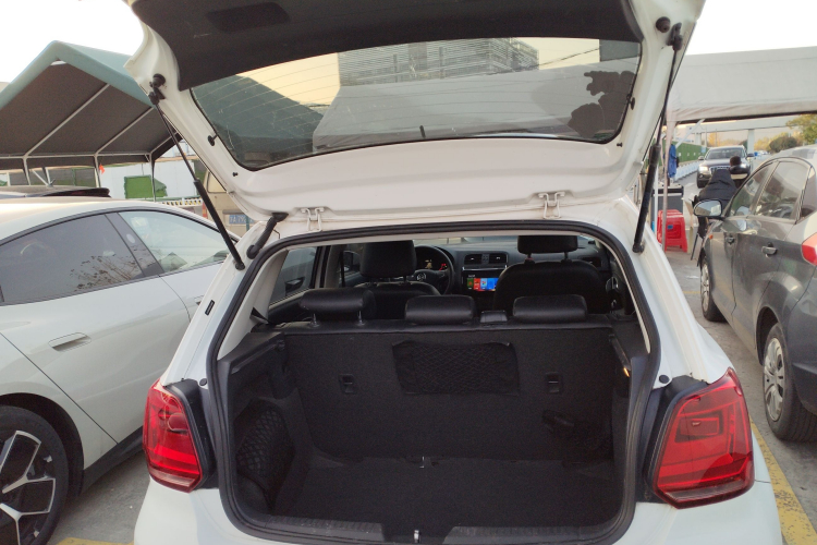 大众 Polo 2016款 1.4L 自动风尚型机舱底盘23