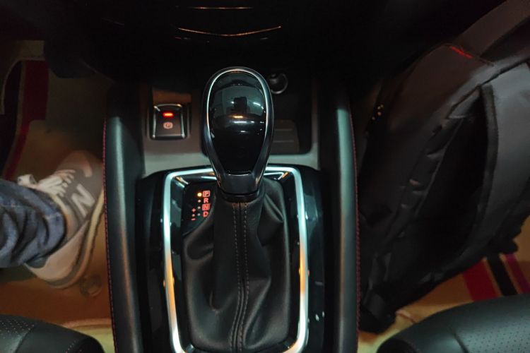 日产 逍客 2021款 2.0L CVT豪华版中控内饰18