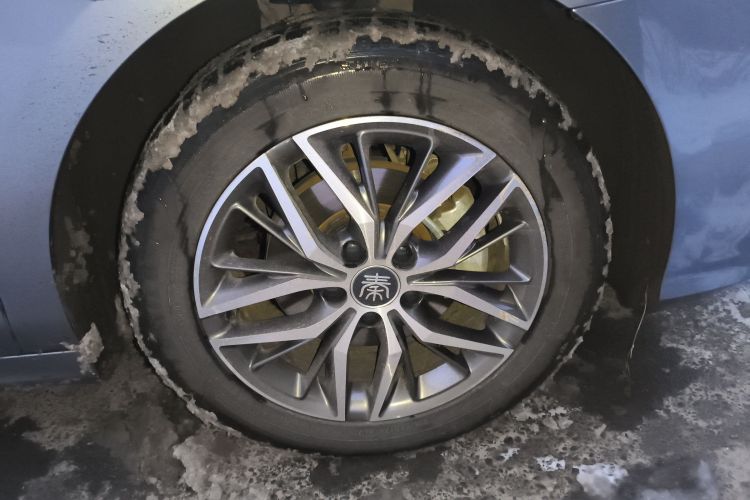 比亚迪 秦PLUS 2021款 DM-i 120KM 尊贵型车身外观10