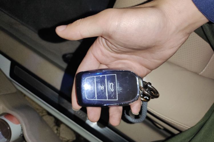 丰田 凯美瑞 2012款 2.5G 豪华版中控内饰7001