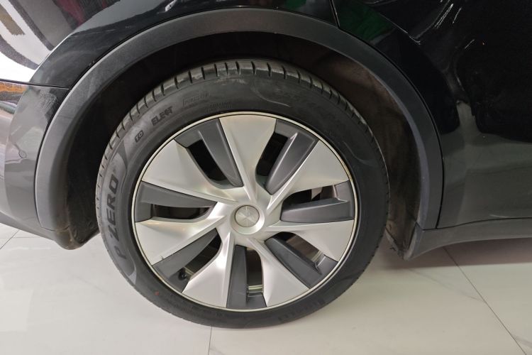 特斯拉 Model Y 2022款 改款 后轮驱动版车身外观6008