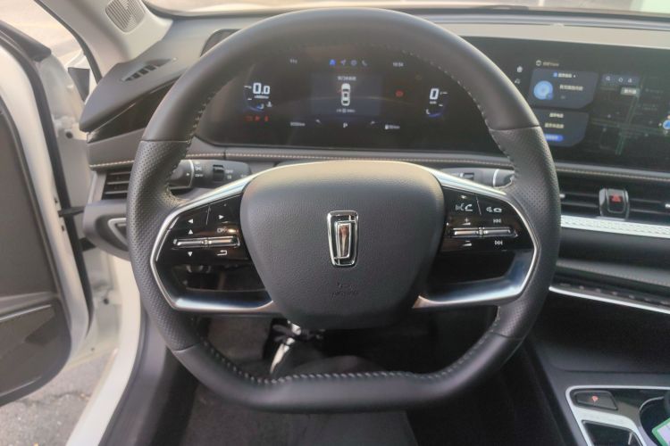 奔腾B70 2025款 龙耀版 1.5T 欢享型中控内饰13