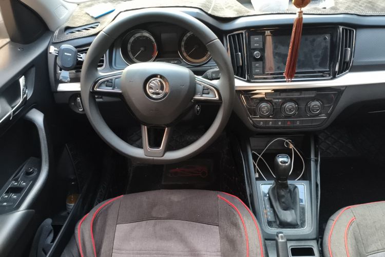 斯柯达 柯米克 2018款 1.5L 自动舒适版 国VI中控内饰13