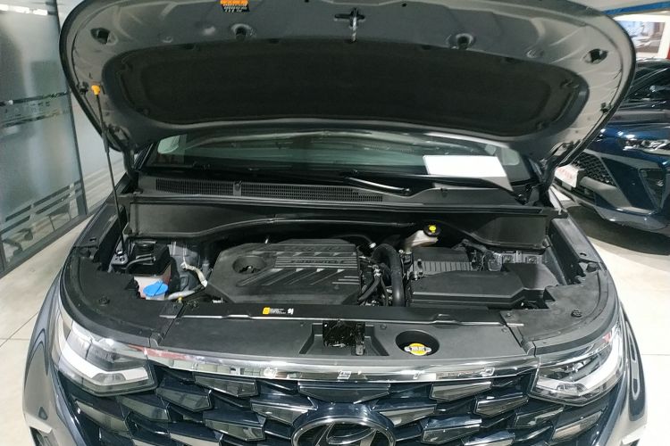 现代 库斯途 2021款 380TGDi 豪华版 DLX机舱底盘24