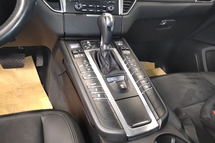 保时捷 2017款  Macan 2.0T中控内饰18