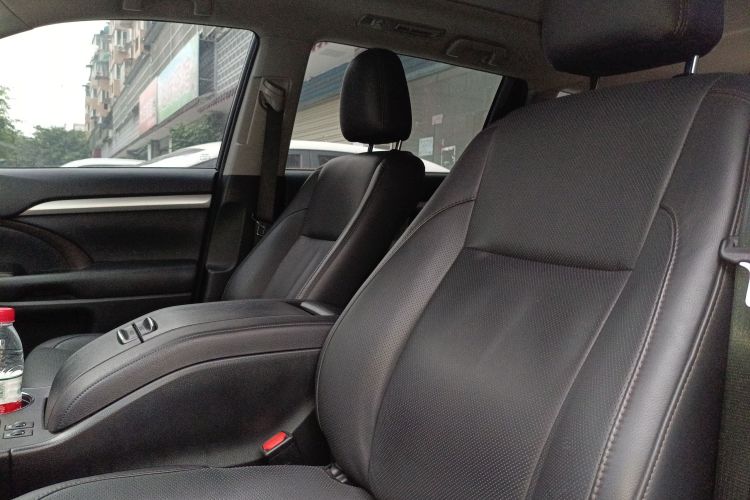 丰田 汉兰达 2018款 2.0T 四驱豪华版 7座 国V局部细节19