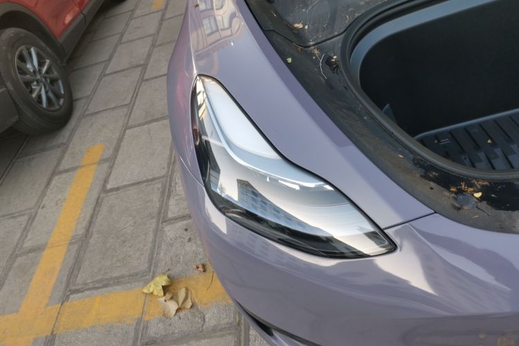 特斯拉 Model Y 2024款 后轮驱动版车身外观8