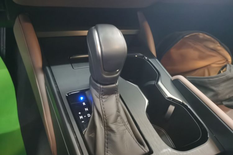 雷克萨斯ES 2025款 200 臻享版局部细节18