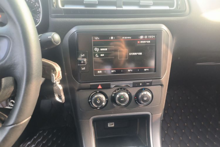 雪铁龙 C4世嘉 2018款 1.6L 手动豪华型中控内饰16