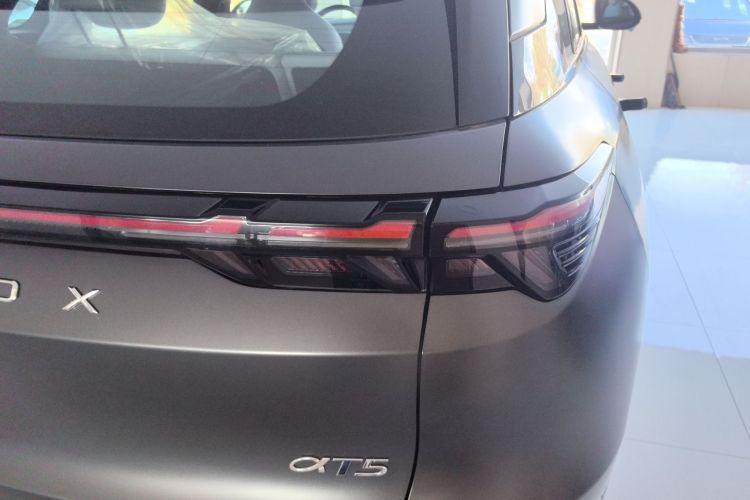 ARCFOX极狐 极狐 阿尔法T5(ARCFOX αT5) 2025款 630 神行版车身外观9