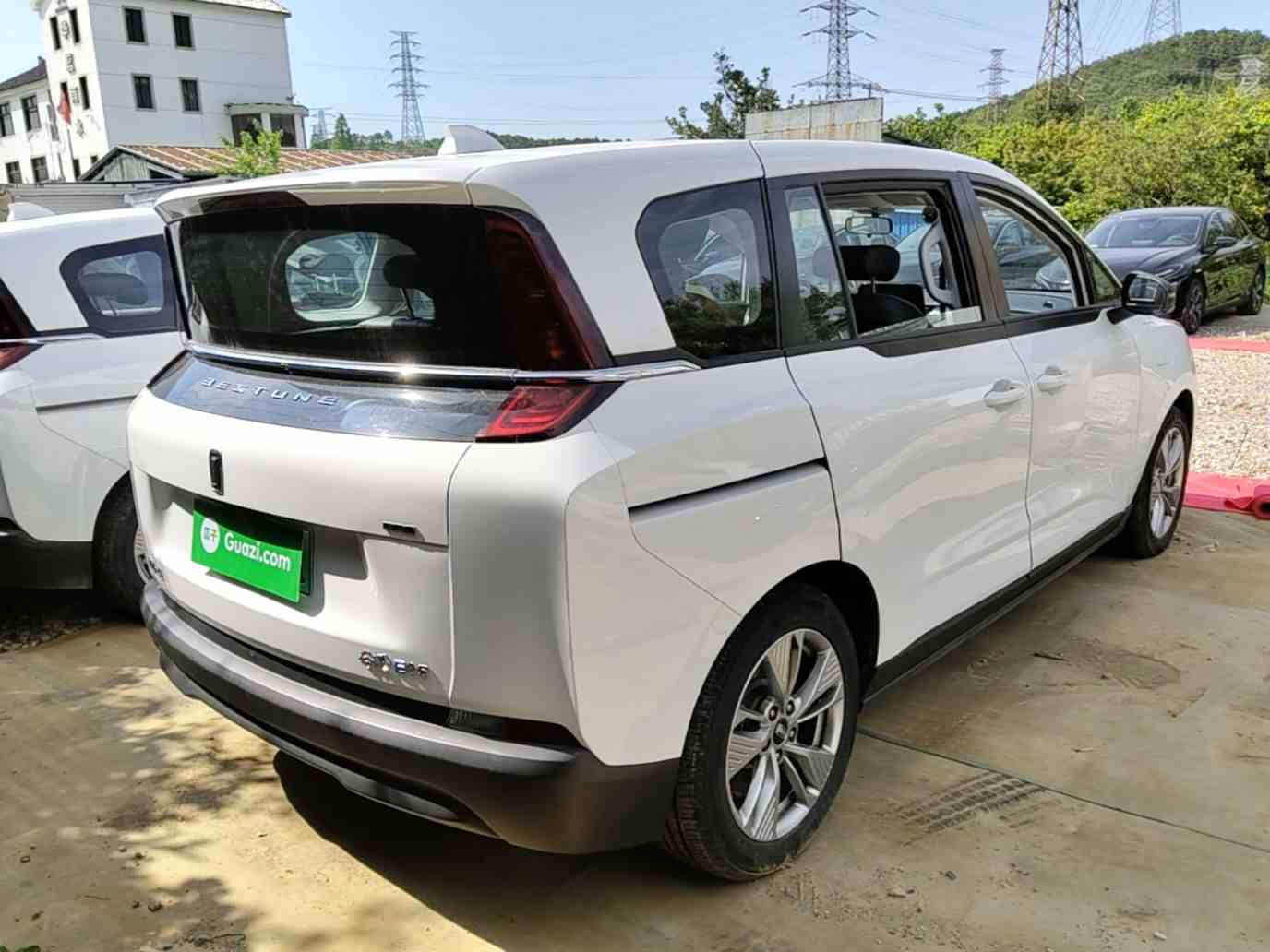奔腾NAT 2023款 PRO 舒享出行版 419km(5)