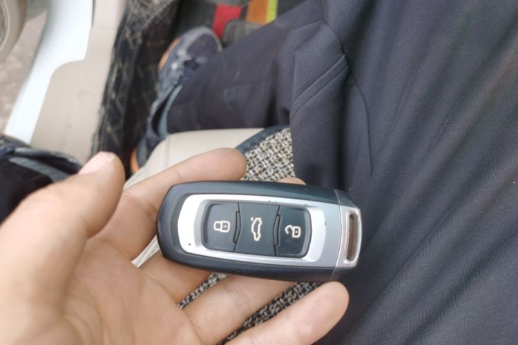 吉利汽车 帝豪 2017款 三厢百万款 1.5L CVT豪华型中控内饰7001